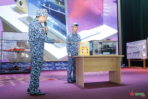 Lữ đoàn Tàu ngầm 189 tổ chức hội thi mô hình học cụ, sáng kiến cải tiến kỹ thuật